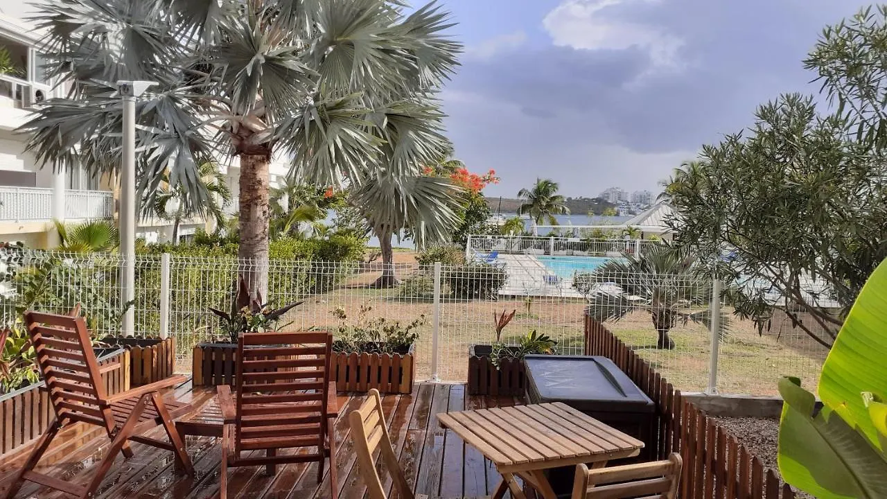 Lagoon Terrace Grand Studio Sandy Ground Apartment